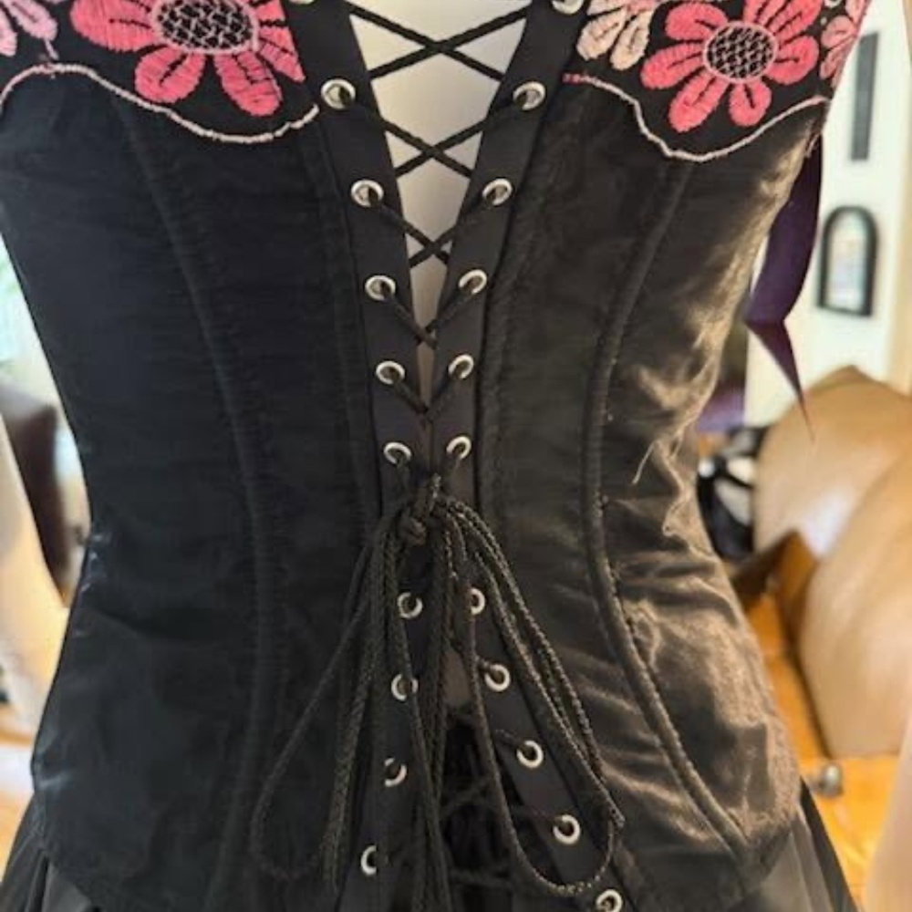 Y2K Victoria's Secret, Med, Blk Corset, Pink Floral Embroidery Detail, Lace-Up - Picture 5 of 7